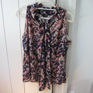 Pretty Banana Republic Tie Neck Blouse